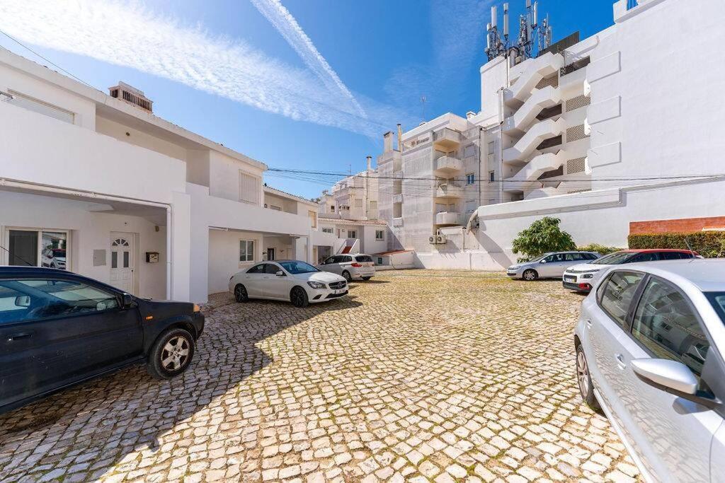 Acolhedor Com Wifi A Passos Do Mar Praia Da Luz